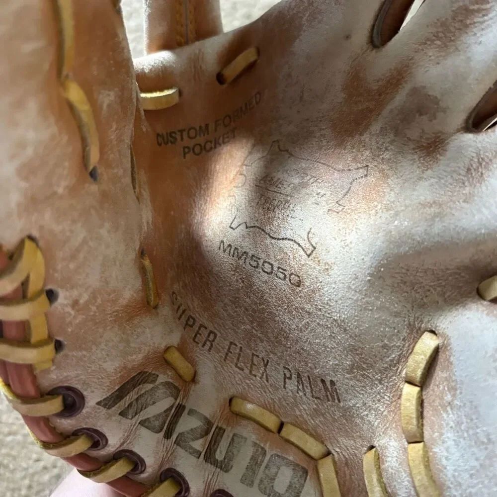Mizuno MM5050 Max Flex Professional Model RHT 12” Baseball Glove - Picture 3 of 8